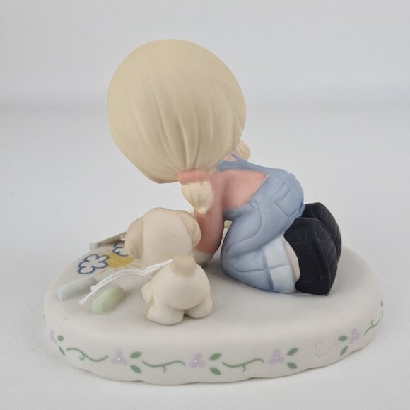 Precious Moments 154035 Growing In Grace Age 8 Share The Gift Of Love Figure - Picture 3 of 6